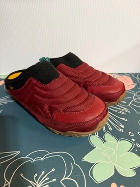 Women’s Slip-On Puffer Shoes